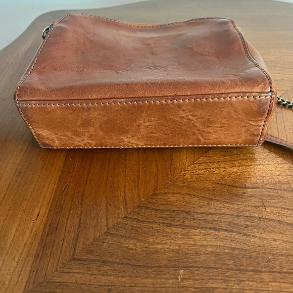 Oh My Amsterdam Brown Leather Crossbody Bag with Detachable Strap - Picture 8 of 9